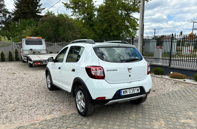 Dacia Sandero Stepway cena 25900 przebieg: 211000, rok produkcji 2015 z Łosice małe 379